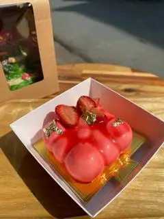 Hình ảnh Entremet mây hồng việt quất