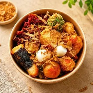 Hình ảnh Mì trộn indomie đầy đủ