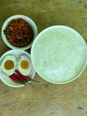 Hình ảnh Cháo + vịt muối + dưa mắm