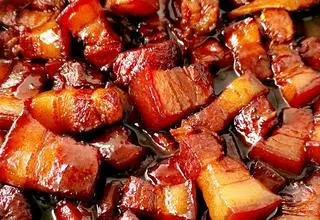 Hình ảnh cơm chiên thịt kho keo 