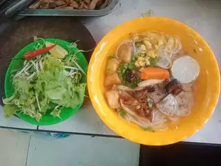 Hình ảnh bún Huế+ tô muỗng đũa 