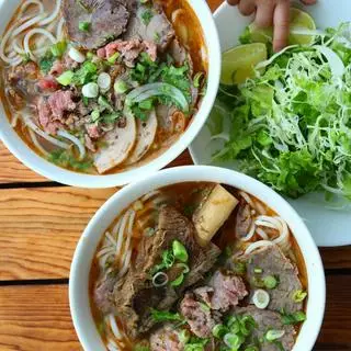 Hình ảnh bún bò đặc biệt sườn 