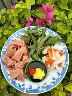 Hình ảnh Nem chua nướng