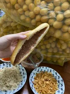 Hình ảnh Bánh mì que nhân pate
