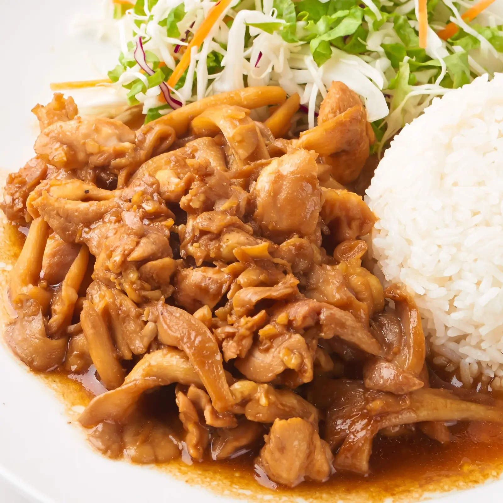 Hình ảnh Cơm Gà Xào Nấm - Tặng Kèm Sâm Dứa