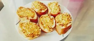 Hình ảnh Bánh mì Nướng Bơ tỏi khai vị