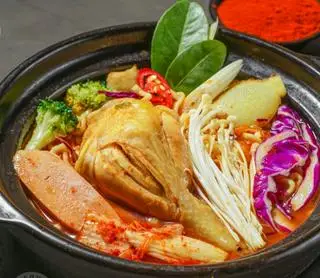 Hình ảnh Mì Kim Chi Đùi Gà 