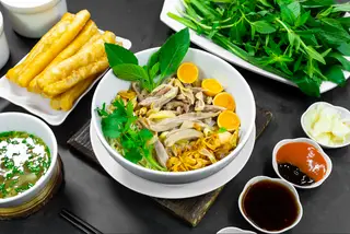 Hình ảnh Phở gà trộn