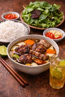 Hình ảnh Bún chả truyền thống + Trà tắc