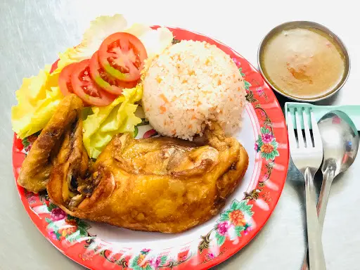 Hình ảnh Cơm gà góc tư xối mỡ 