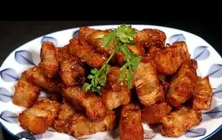 Hình ảnh cơm thập cẩm+ heo quay 