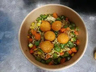 Hình ảnh mỳ trộn viên tôm