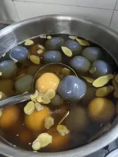 Hình ảnh Chè Trôi Nước 3 Viên màu tự nhiên