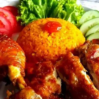 Hình ảnh Cơm gà xối mỡ sốt Thái