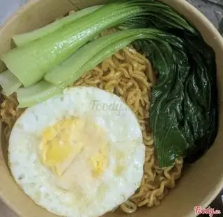 Hình ảnh Mì trộn trứng ốp la