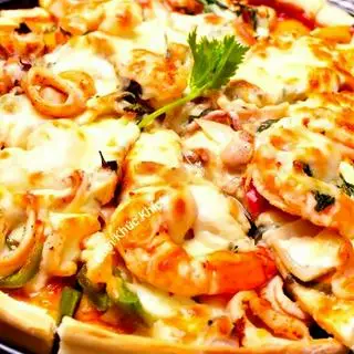 Hình ảnh Pizza hải sản M20 - 1 trà hoa quả