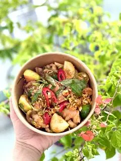 Hình ảnh Chân gà rút xương sốt thái