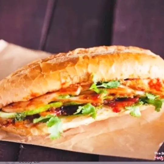 Hình ảnh Bánh Mỳ Pate Trứng