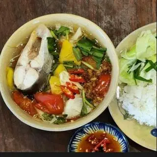 Hình ảnh Cơm canh chua cá hú + nuớc