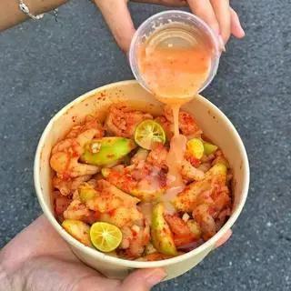 Hình ảnh Chân Gà Sốt Thái Hộp Nhỏ
