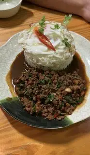 Hình ảnh Cơm bò xào lá quế