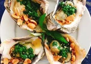 Hình ảnh Hàu nướng mỡ hành