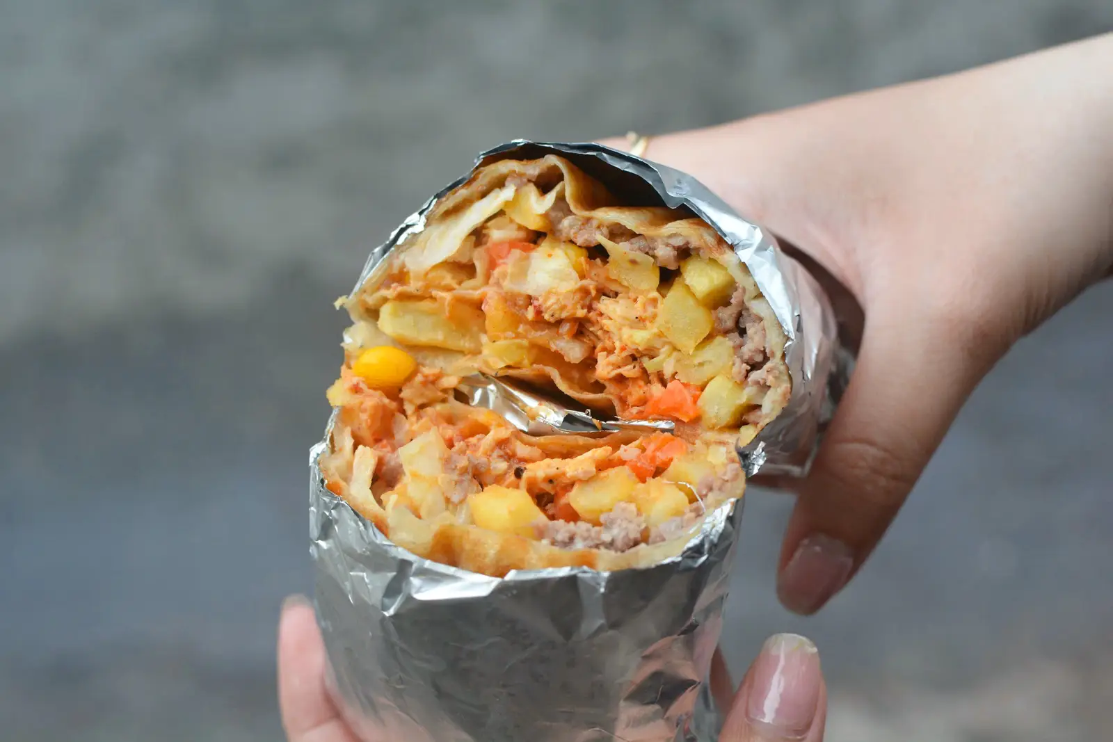 Hình ảnh Burrito bò bằm sốt truyền thống