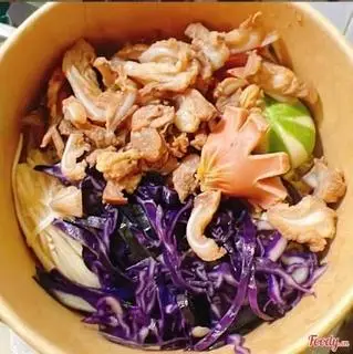 Hình ảnh Mì cay kim chi sườn sụn trộn khô