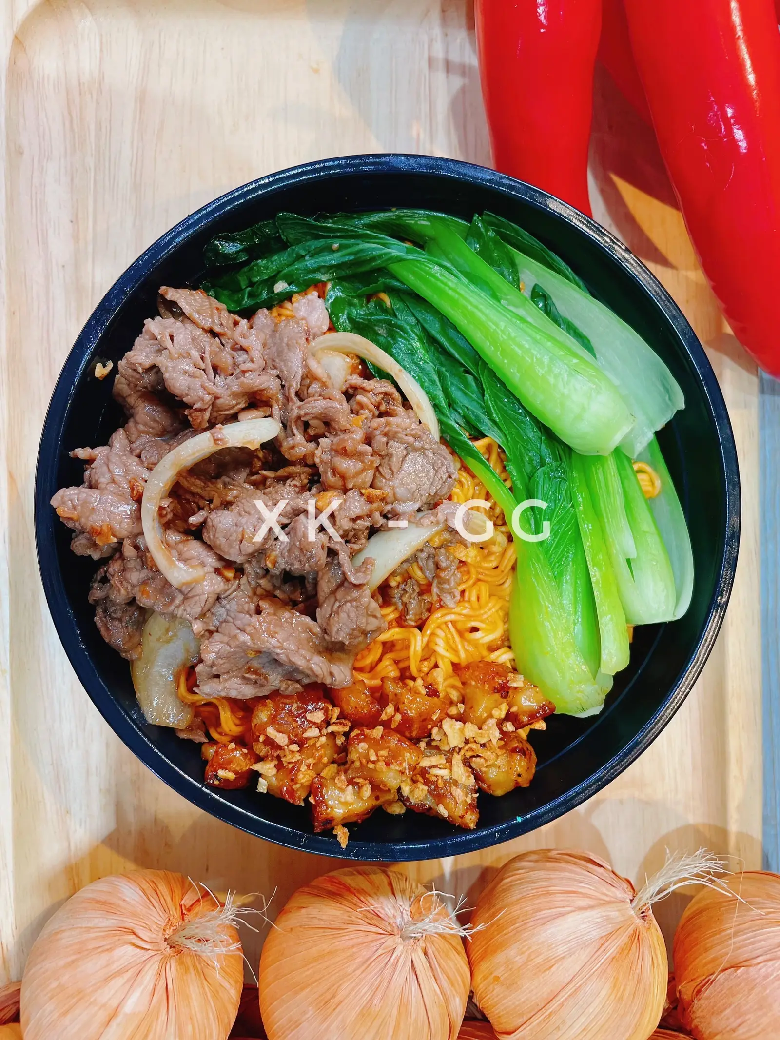 Hình ảnh Mì trộn tóp mỡ mắm tỏi bò sa tế