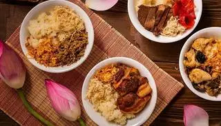 Hình ảnh Xôi thịt Kho Riệu Oppla - Má Đào - Xôi Yến 