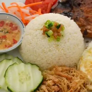 Hình ảnh Cơm sườn - bì kèm canh