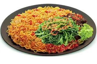 Hình ảnh mỳ indomie trộn chả lá lốt và thịt nướng