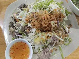 Hình ảnh Gỏi vịt góc tư