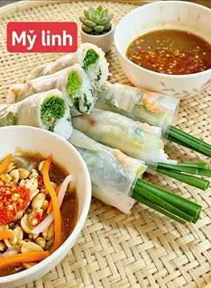 Hình ảnh Gỏi cuốn tôm tai heo (1 cái) chấm mắm nêm