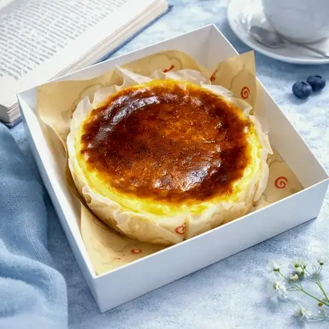 Hình ảnh Basque Burnt Cheesecake - 1 chiếc full size 10cm