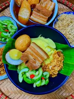 Hình ảnh Xôi thịt kho + trứng