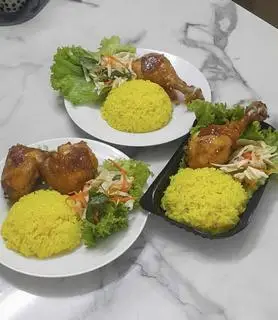 Hình ảnh Cơm Gà xối mỡ góc tư