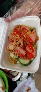 Hình ảnh mì trộn súc xích viên thả lẩu 
