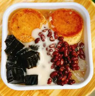 Hình ảnh Bánh flan sương sáo đậu đỏ cốt dừa