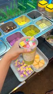 Hình ảnh Trà sữa thái xanh đầy đủ