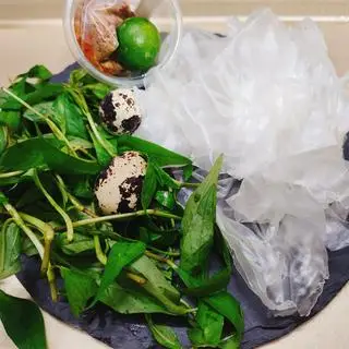 Hình ảnh BÁNH DẺO CHẤM SỐT CÔ MỊ (ăn kèm rau răm + trứng cút)