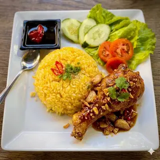 Hình ảnh Cơm gà ĐÙI TỎI (xốt mắm tỏi)