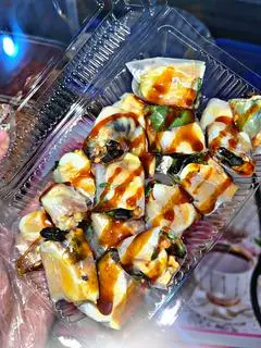 Hình ảnh Bánh tráng phơi sương cuốn khô bò đen