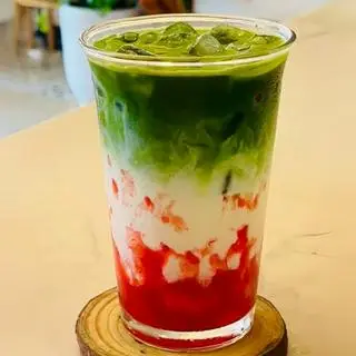 Hình ảnh Matcha latte dâu 