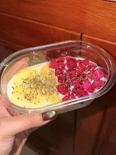 Hình ảnh Yến mạch kiwi - thanh long