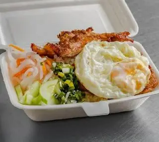 Hình ảnh Cơm tấm sườn nướng - ốp la