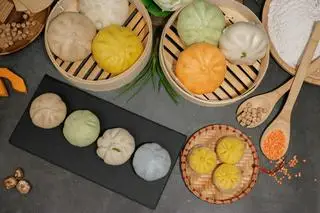 Hình ảnh Bánh bao xúc xích phô mai tan chảy