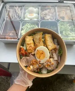 Hình ảnh Bún nước tương thịt trứng luộc - đậu chả