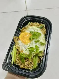 Hình ảnh Mì xào trứng chiên