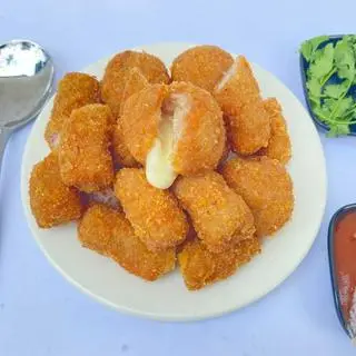 Hình ảnh 5 Nem Chua Phô Mai